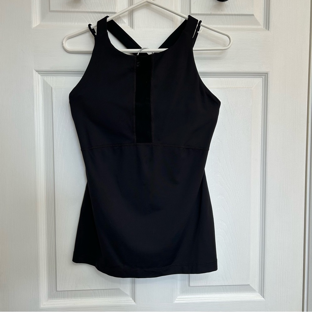 GAP Criss-Cross Workout Tank Top w/ Mesh Detailing